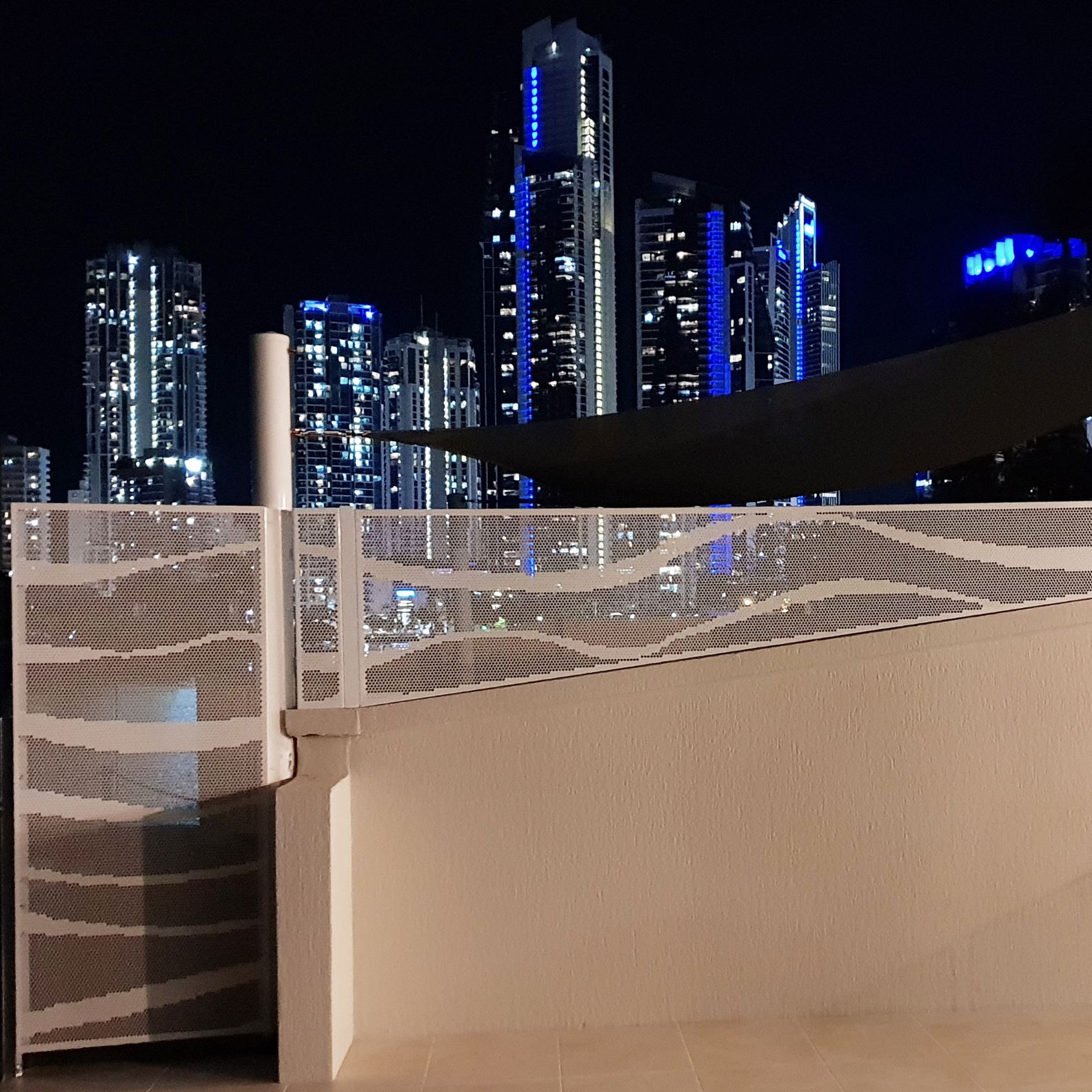 Wave design privacy screen in Textured White, Gold Coast Queensland